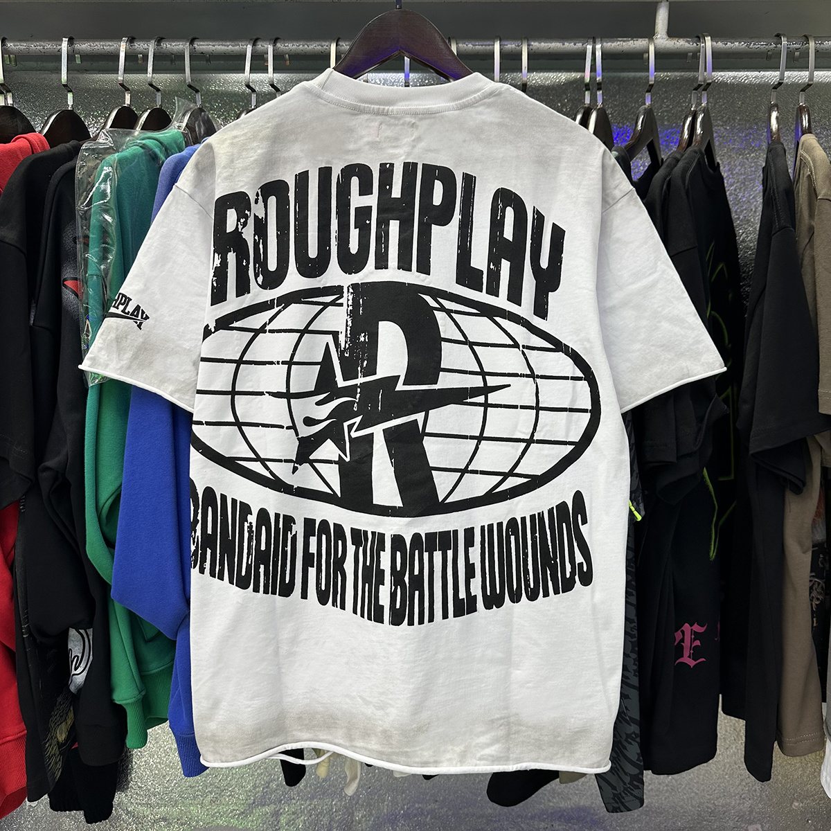 Rough Play Heart Skull Distressed Graphic T-Shirt — context