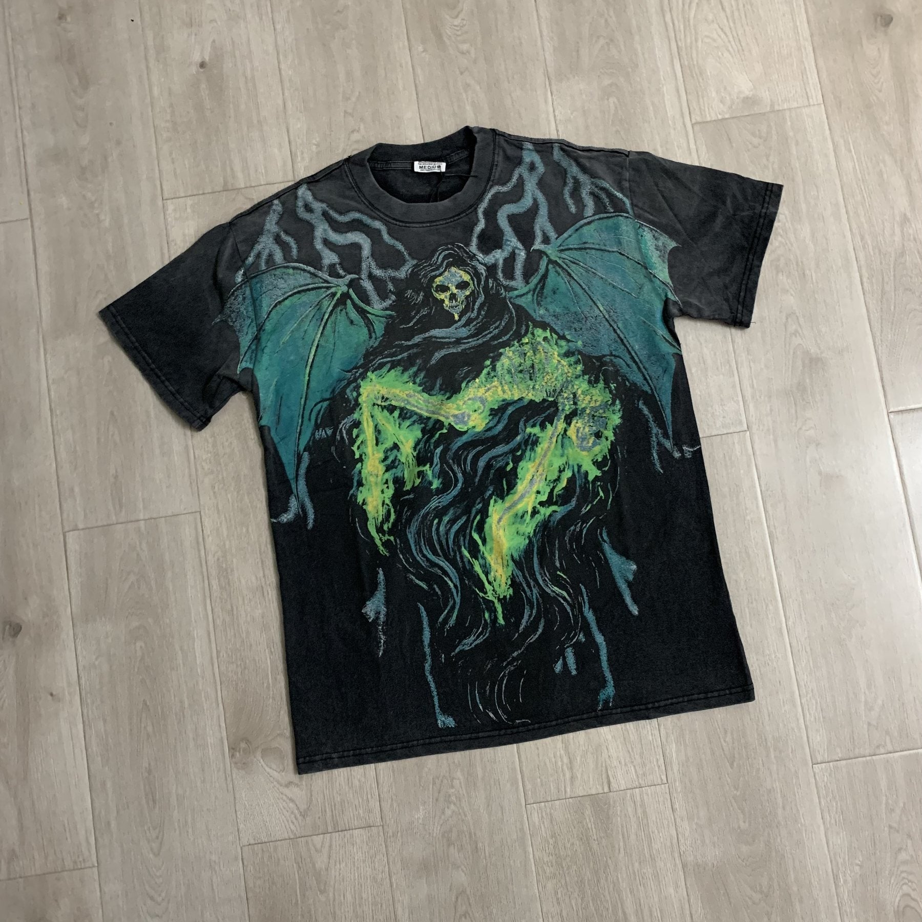 VALE USA Dream Graphic Short-Sleeve T-Shirt — front