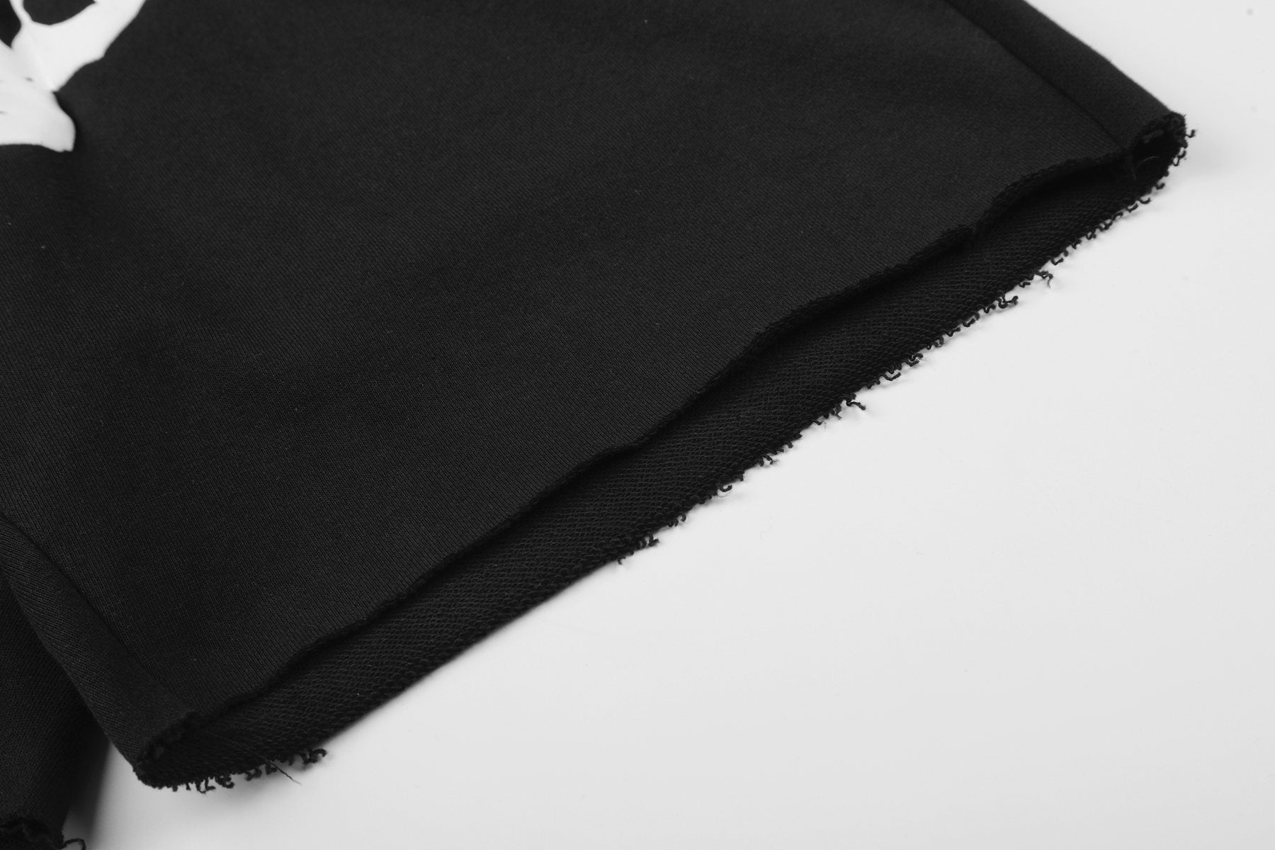 Sp5der Curved Wordmark Raw-Hem Shorts — detail